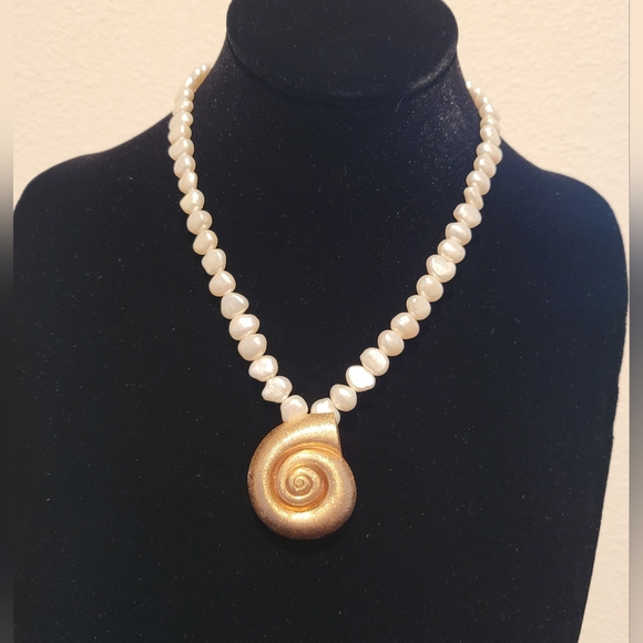 LILI CLASPE 14k Gold Plated SMALL LA MER with White Pearls Necklace New - Picture 1 of 2